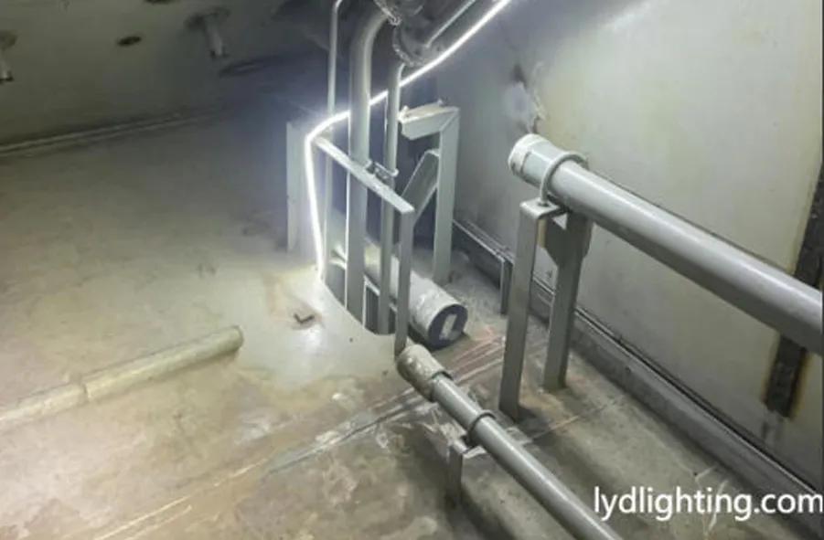 360° Flexible LED Light Tube – Reliable Lighting for Ship Pipe Tunnels & Confined Spaces